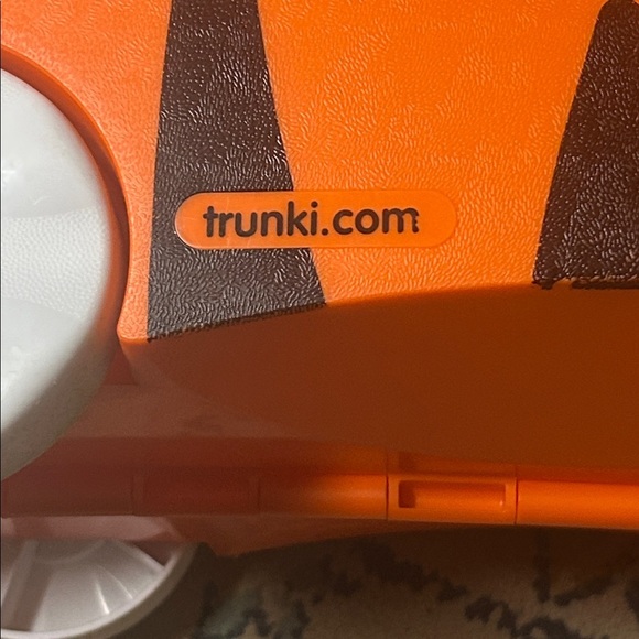 Tipu the Tiger Trunki Children’s Ride On Suitcase - Picture 4 of 9